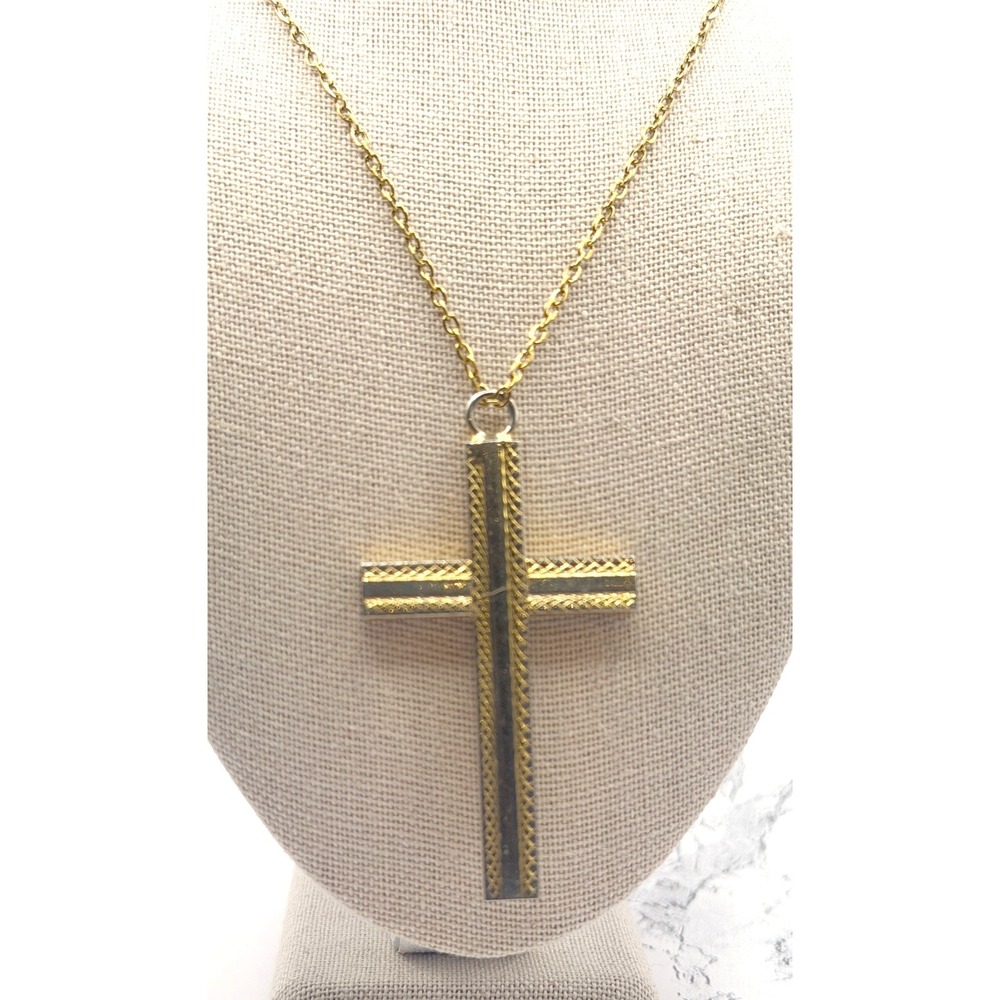 Gold Tone‎ Cross Necklace 29 Inch Chain Textured Pendant